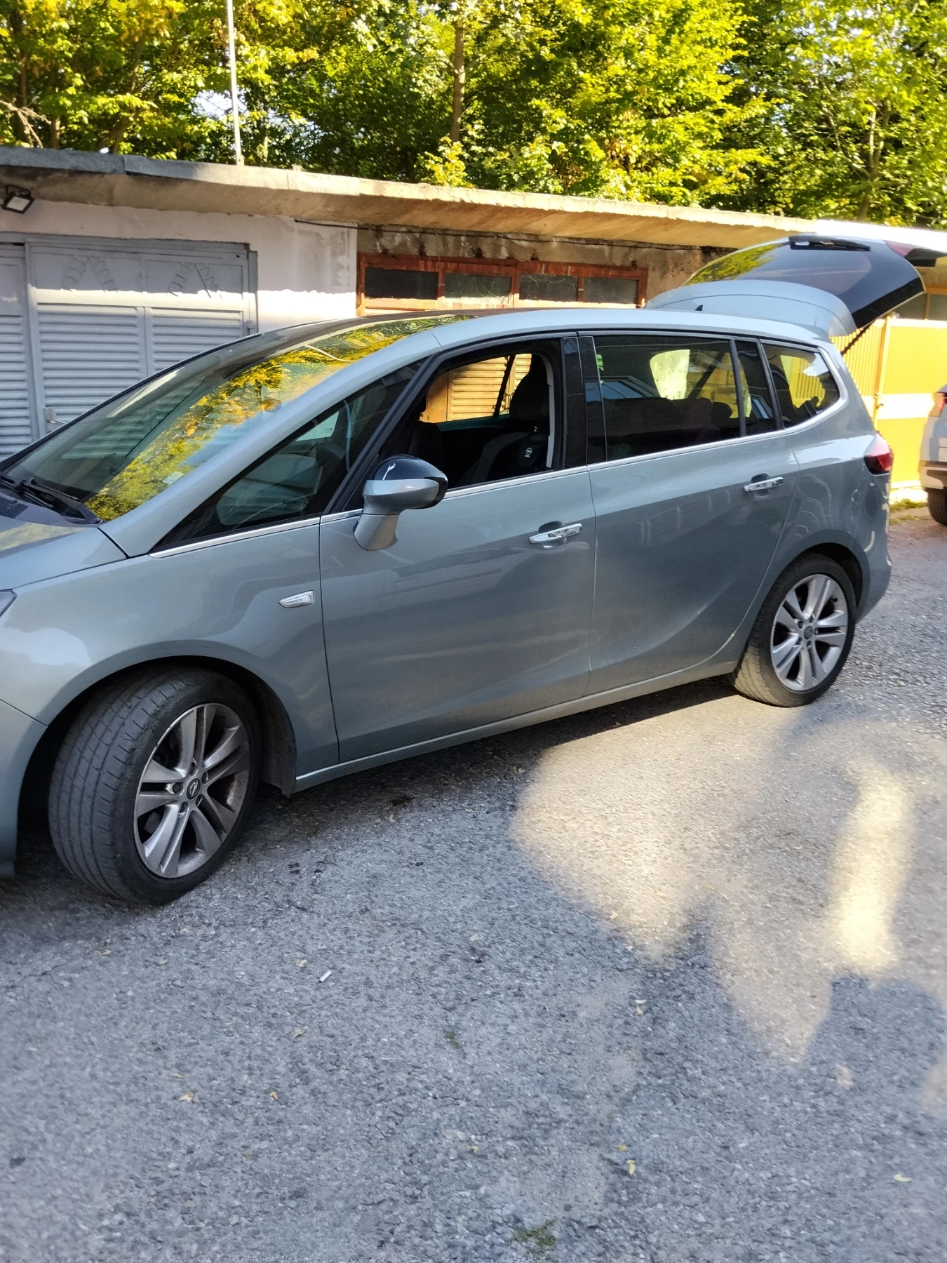 Opel Zafira TOURER, снимка 10 - Автомобили и джипове - 56033072