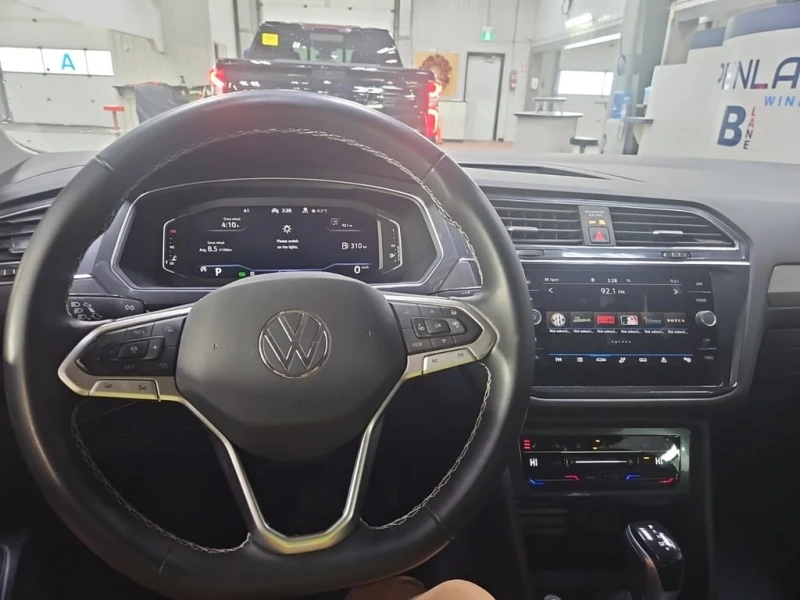 VW Tiguan * SE * CARFAX * БЕЗ ПЪРВОНАЧАЛНА ВНОСКА, снимка 8 - Автомобили и джипове - 52700268