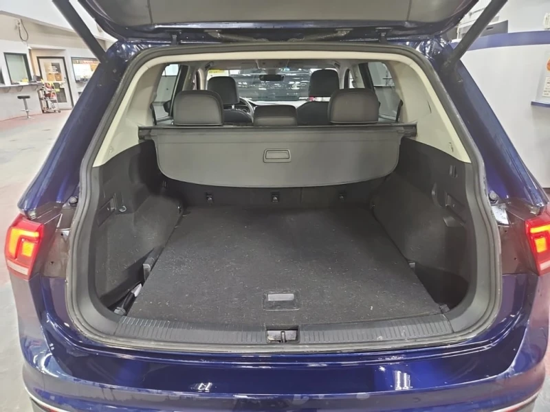 VW Tiguan * SE * CARFAX * БЕЗ ПЪРВОНАЧАЛНА ВНОСКА, снимка 4 - Автомобили и джипове - 52700268