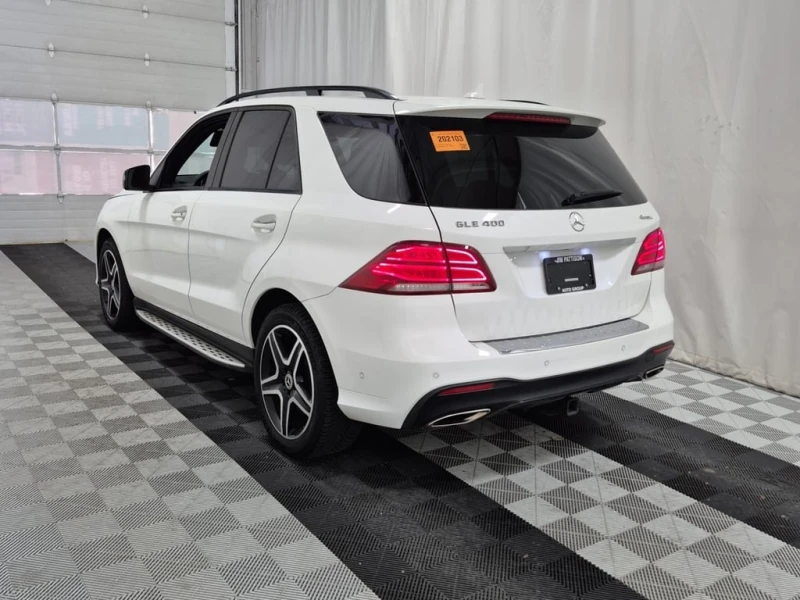 Mercedes-Benz GLE 400 / AMG PKG / 360 / PANO / ДВА КЛЮЧА /  CARFAX, снимка 4 - Автомобили и джипове - 53247677