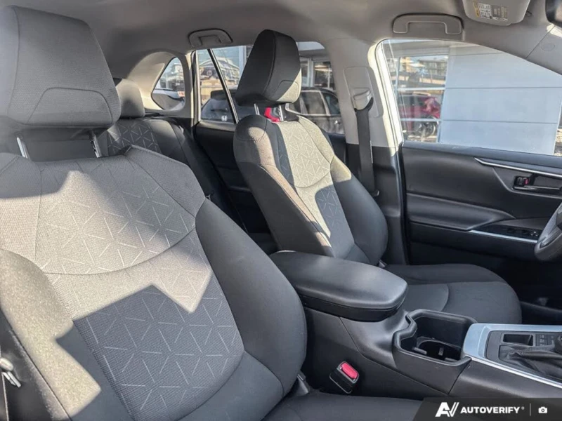 Toyota Rav4 2024| LE AWD, снимка 15 - Автомобили и джипове - 53340914