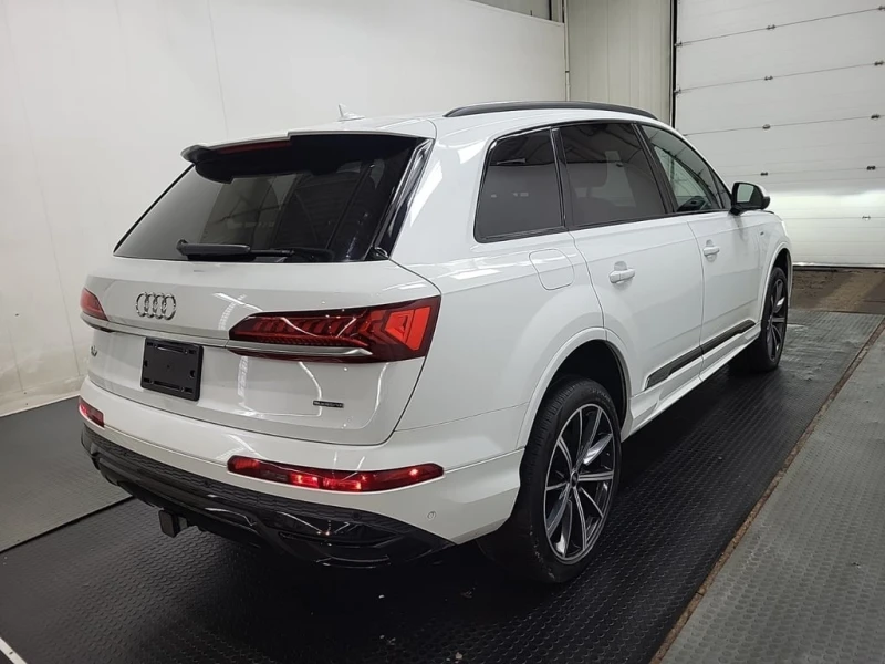 Audi Q7 / TECHNIK / MATRIX / ОБДУХВАНЕ / 360 / CARFAX, снимка 3 - Автомобили и джипове - 53383416