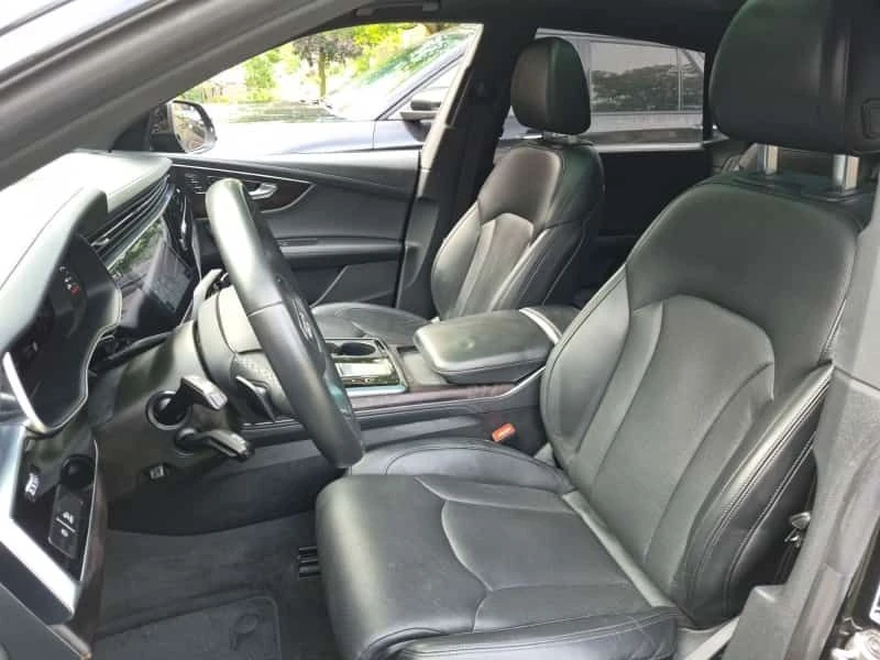 Audi Q8 * TECHNIK * CARFAX * ОПЦИЯ ЗА ФИНАНСИРАНЕ, снимка 4 - Автомобили и джипове - 55727169