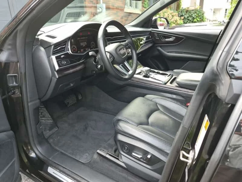 Audi Q8 * TECHNIK * CARFAX * ОПЦИЯ ЗА ФИНАНСИРАНЕ, снимка 3 - Автомобили и джипове - 55727169