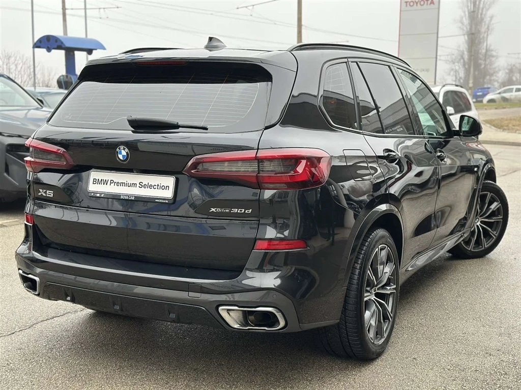 BMW X5 xDrive30d/M-Packet - изображение 2