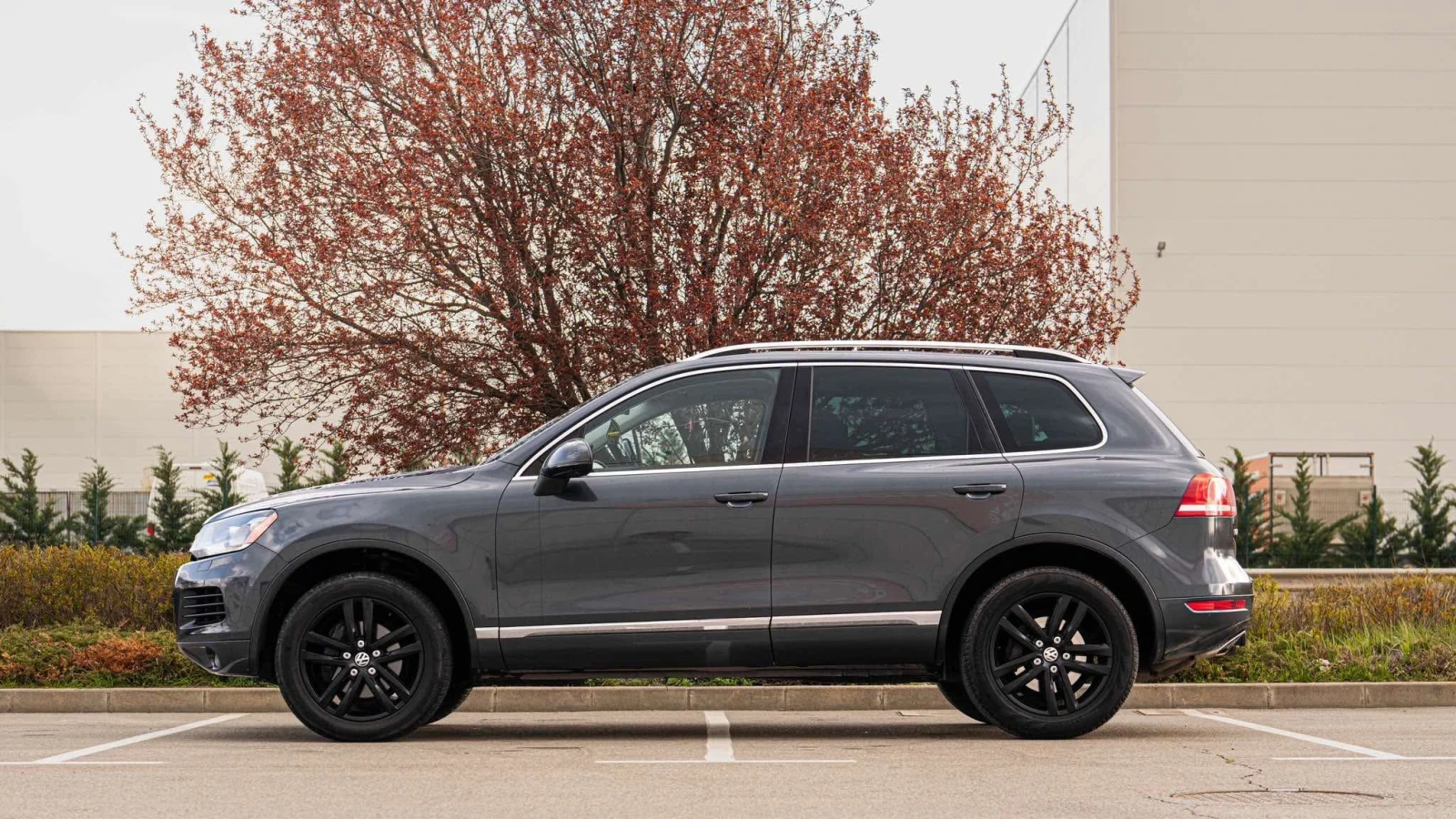 VW Touareg 3.0 TDI* 8ZF* LED* Камера* Panorama* Подгрев* Кожа - изображение 5