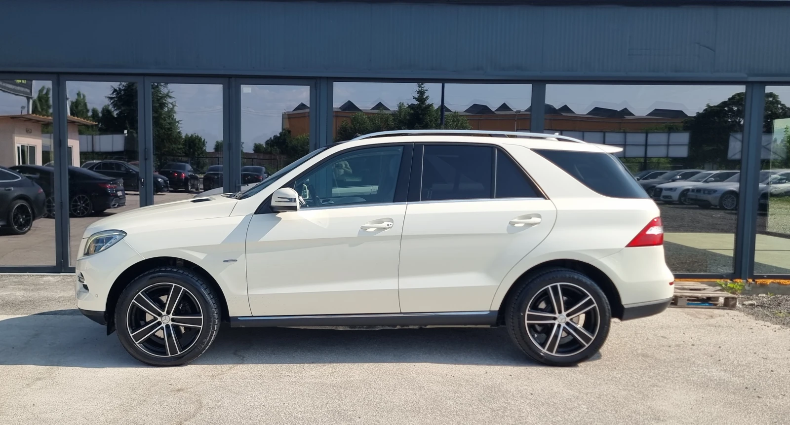 Mercedes-Benz ML 350 Panorama* AMG* Keyless* Distronic* Camera*  - изображение 5