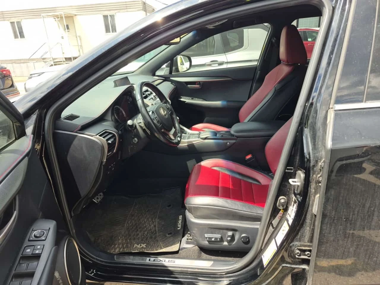 Lexus NX 200t * Luxury * 2 КЛЮЧА* PANO* ПОДГРЕВ* , снимка 5 - Автомобили и джипове - 54480871