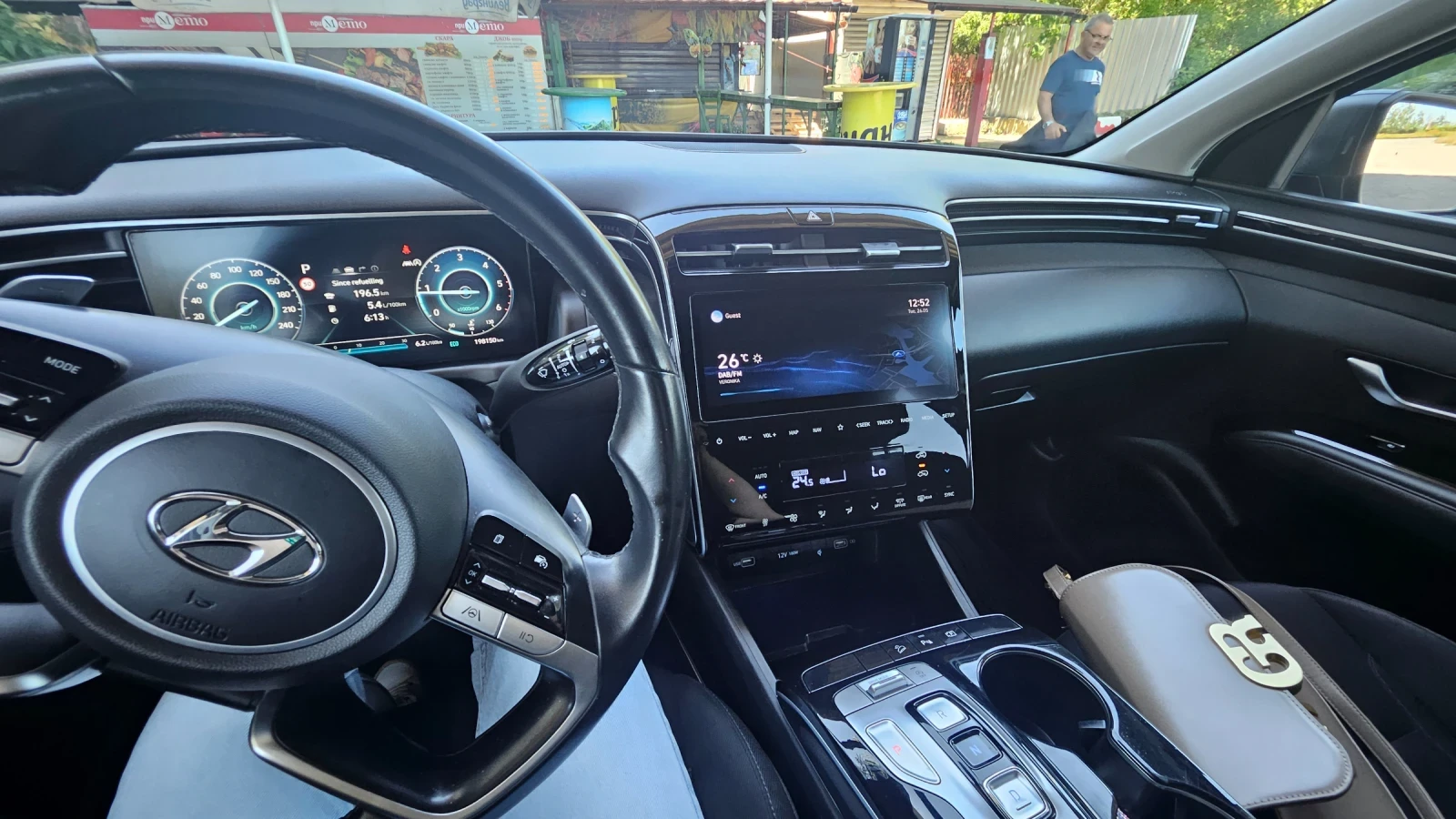 Hyundai Tucson, снимка 16 - Автомобили и джипове - 54683069