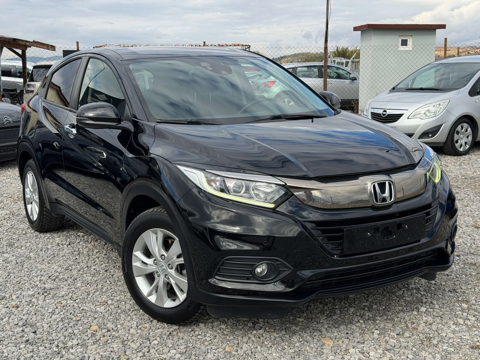Honda Hr-v 1.5i FACE / РЕАЛНИ КМ / 1 СОБСТВЕНИК / БЕЗ РЪЖДА