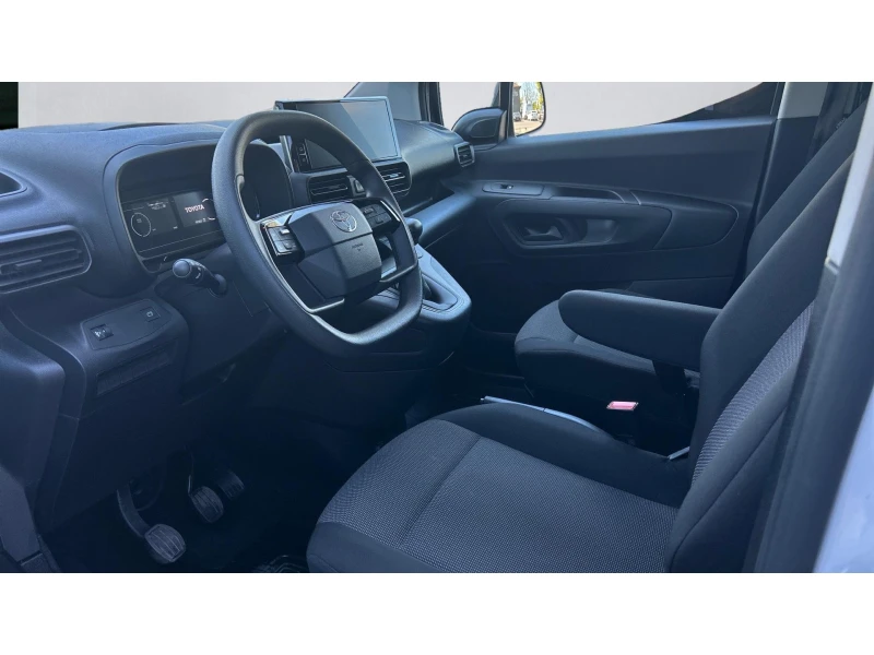 Toyota Proace 10 години ГАРАНЦИЯ!, Месечна вноска от 561 лв., снимка 12 - Бусове и автобуси - 48504208