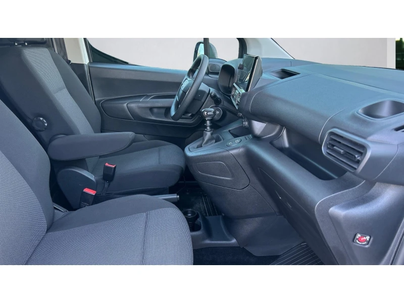 Toyota Proace 10 години ГАРАНЦИЯ!, Месечна вноска от 561 лв., снимка 6 - Бусове и автобуси - 48504208