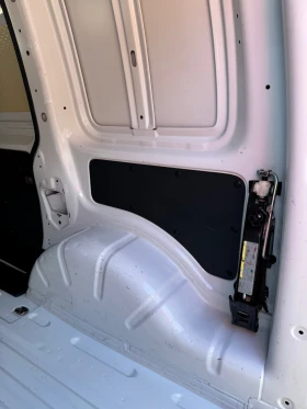 VW Caddy 2.0 TDI BlueMotion, снимка 14