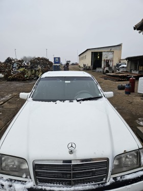 Mercedes-Benz C 180, снимка 1 - Автомобили и джипове - 44629390