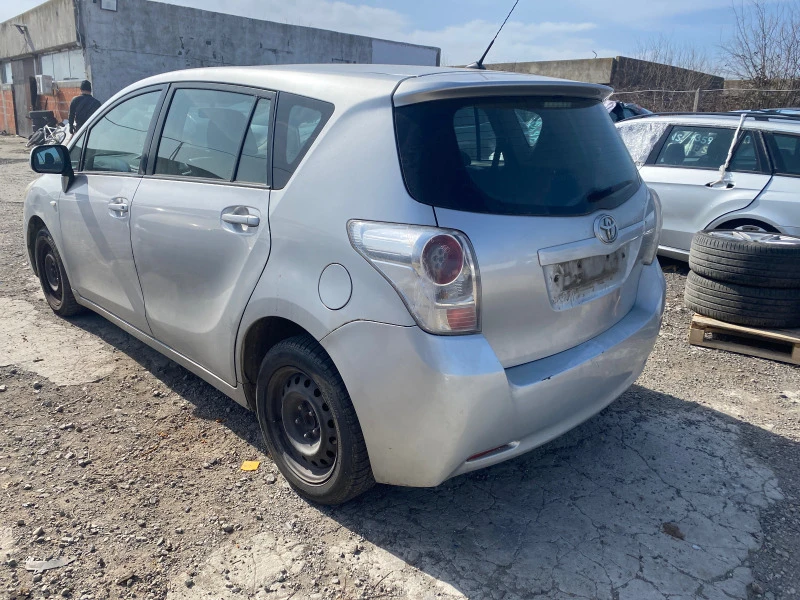 Toyota Verso 2.0d, снимка 14 - Автомобили и джипове - 44511739