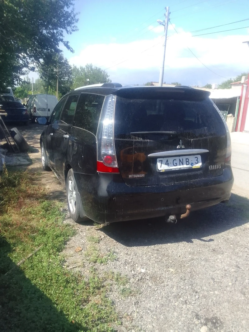 Mitsubishi Grandis 2.4i facelift , снимка 3 - Автомобили и джипове - 47304640