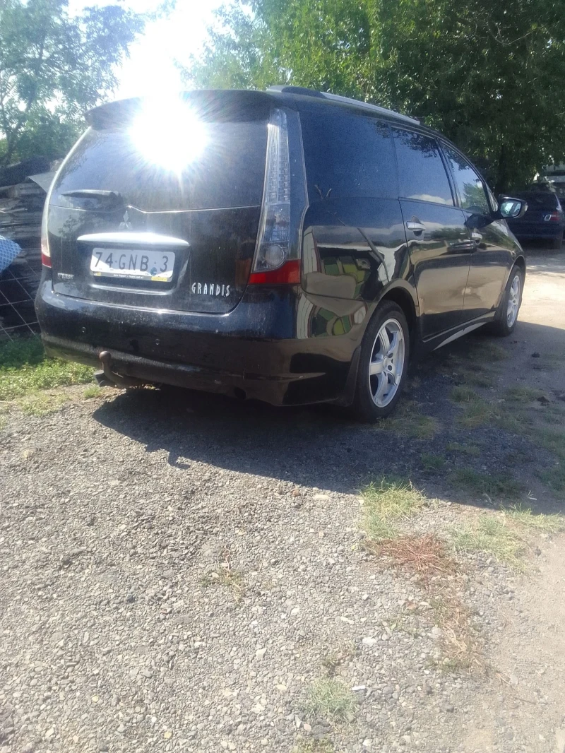 Mitsubishi Grandis 2.4i facelift , снимка 5 - Автомобили и джипове - 47304640