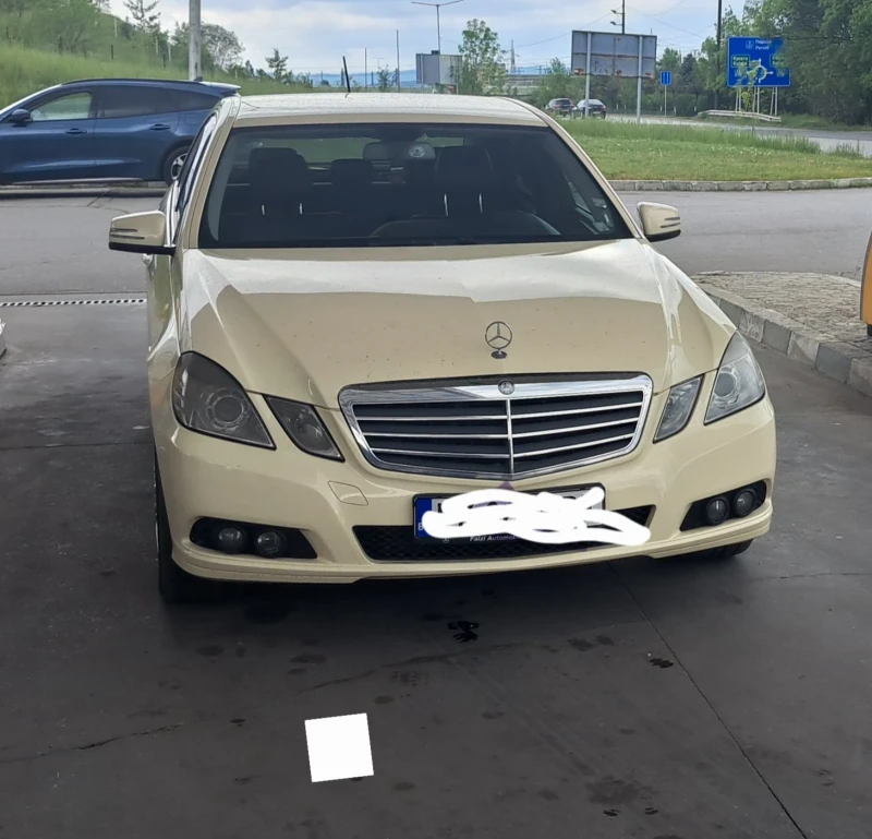Mercedes-Benz E 200, снимка 2 - Автомобили и джипове - 52593354