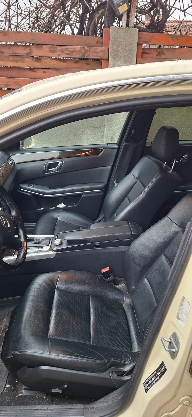 Mercedes-Benz E 200, снимка 4 - Автомобили и джипове - 52593354