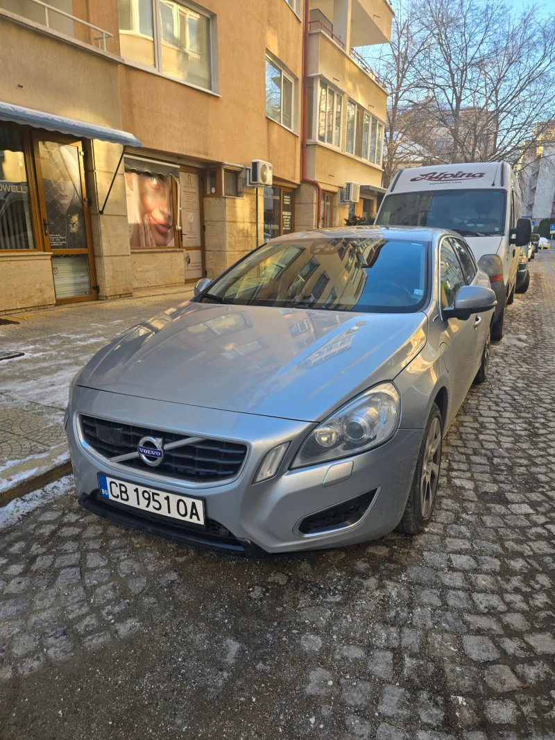 Volvo V60 Plug-in, снимка 7 - Автомобили и джипове - 53040145