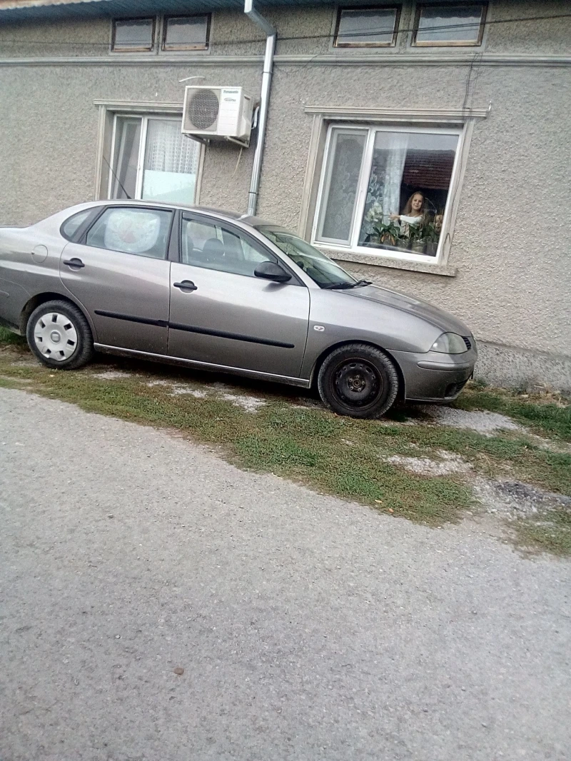 Seat Cordoba, снимка 2 - Автомобили и джипове - 53282469