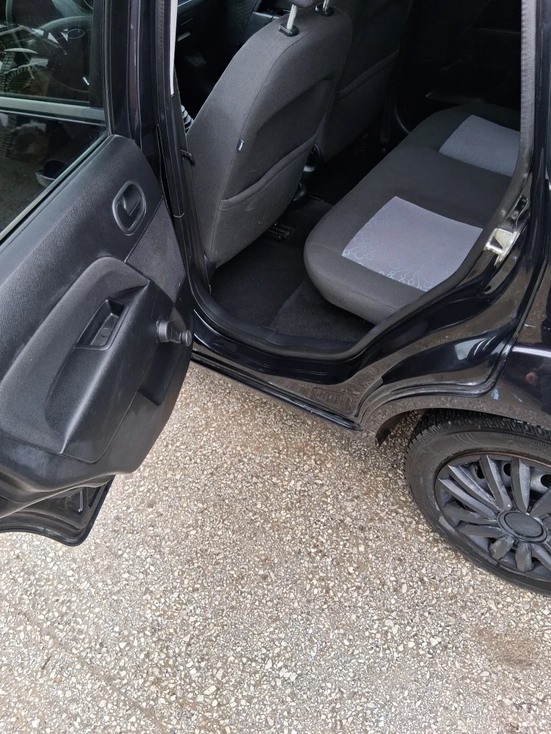 Ford Fiesta 1.4i, снимка 7 - Автомобили и джипове - 53588596