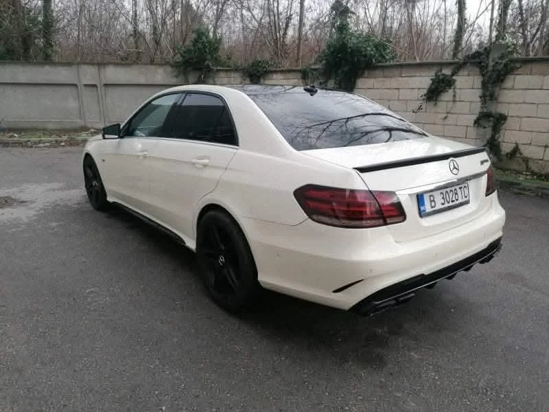 Mercedes-Benz E 200, снимка 4 - Автомобили и джипове - 49206307