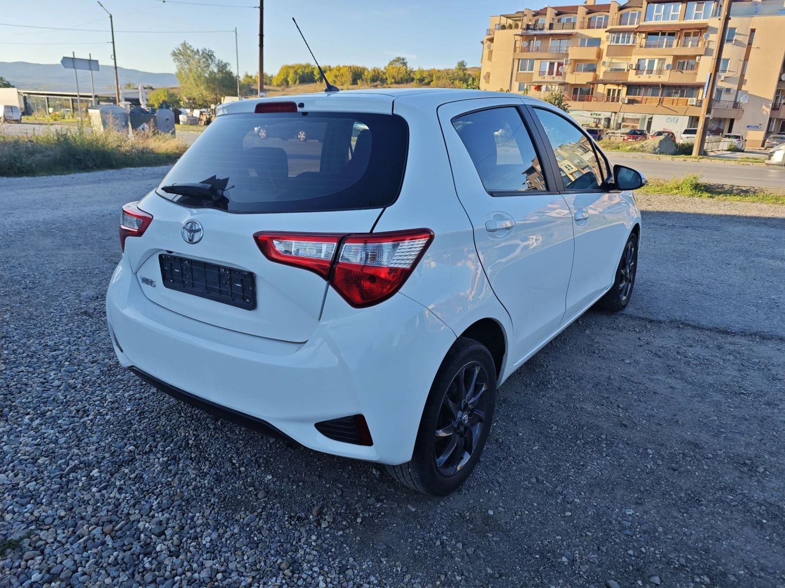 Toyota Yaris Limited Edition  - изображение 5