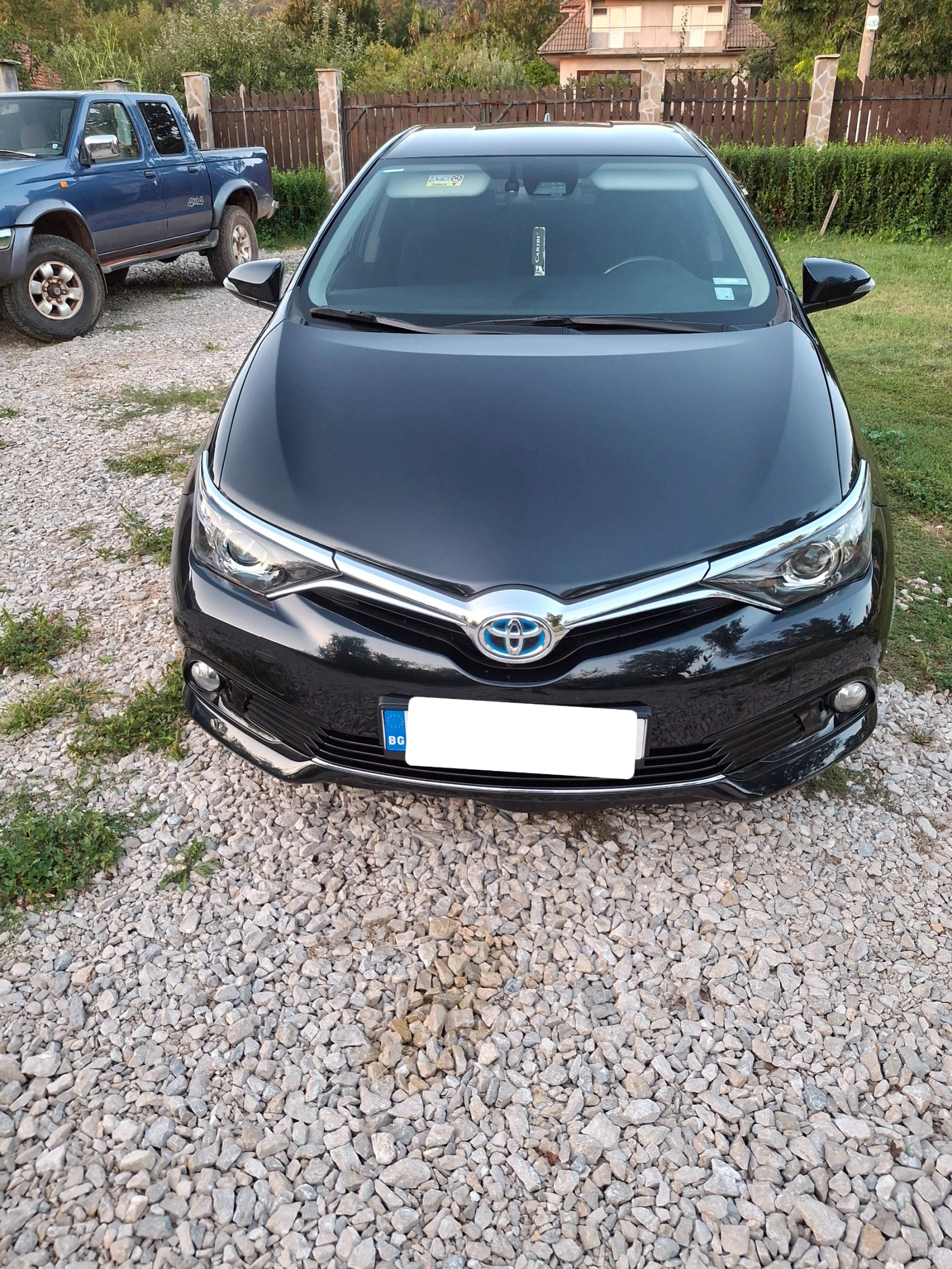 Toyota Auris Hibrid - изображение 3