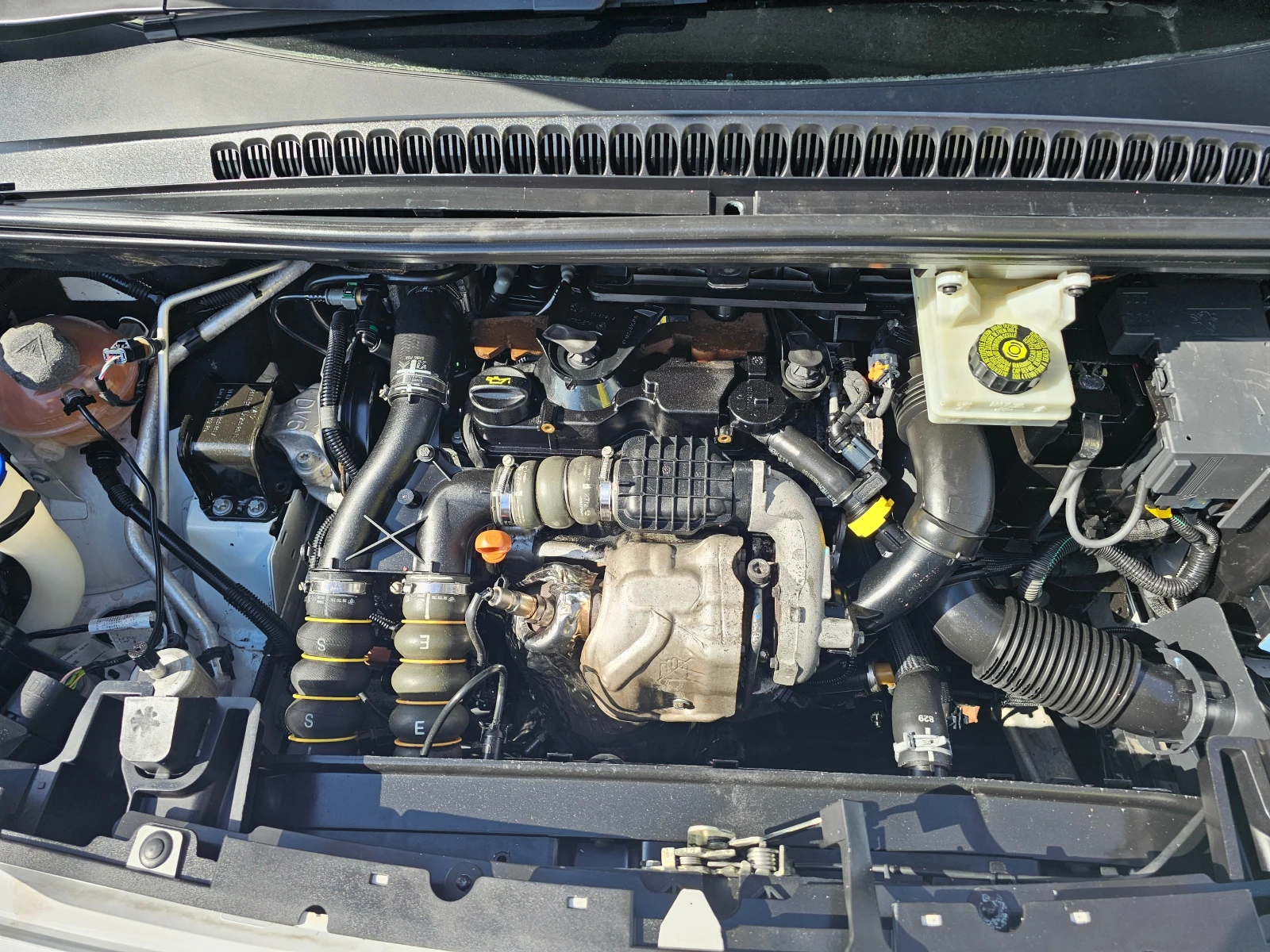 Peugeot 5008 1.6 HDI | Mobile.bg   16