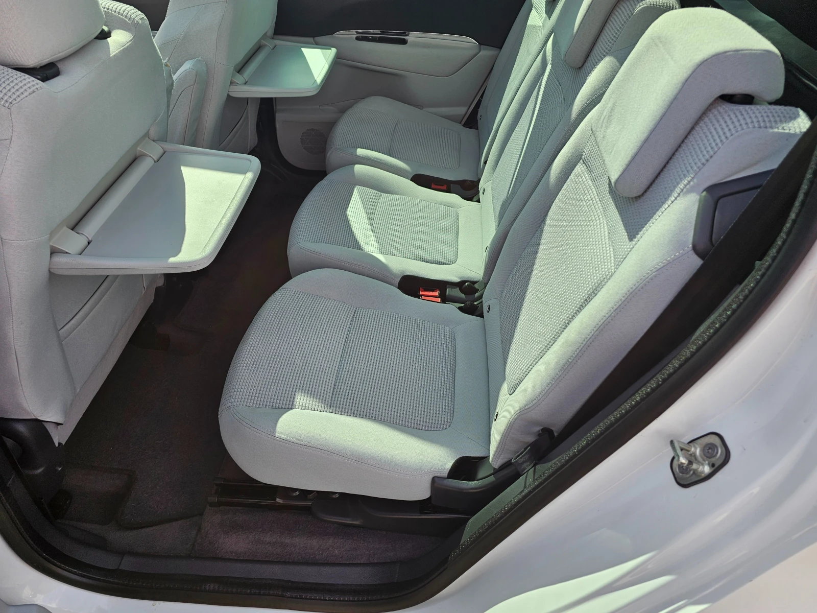 Peugeot 5008 1.6 HDI | Mobile.bg   12