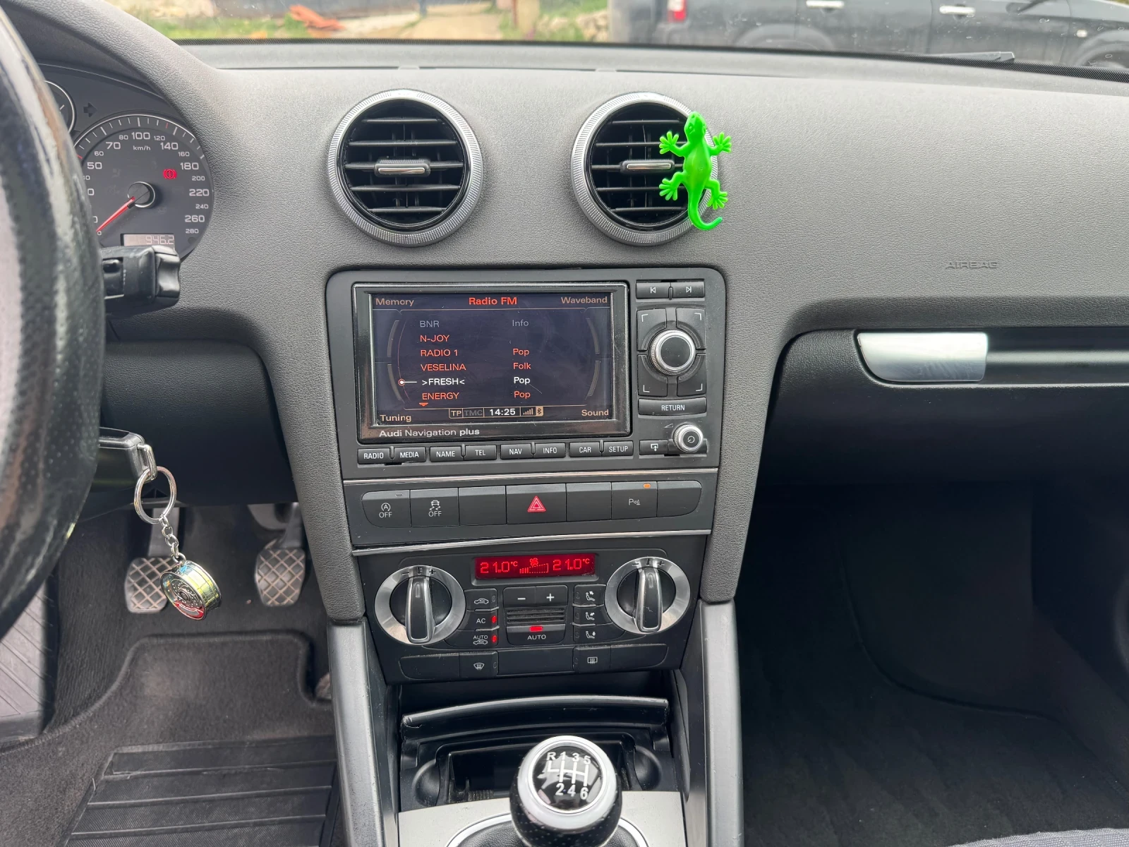 Audi A3 Sportback 2.0 TDI 140 hp - FACE / NAVI / PANO - изображение 5