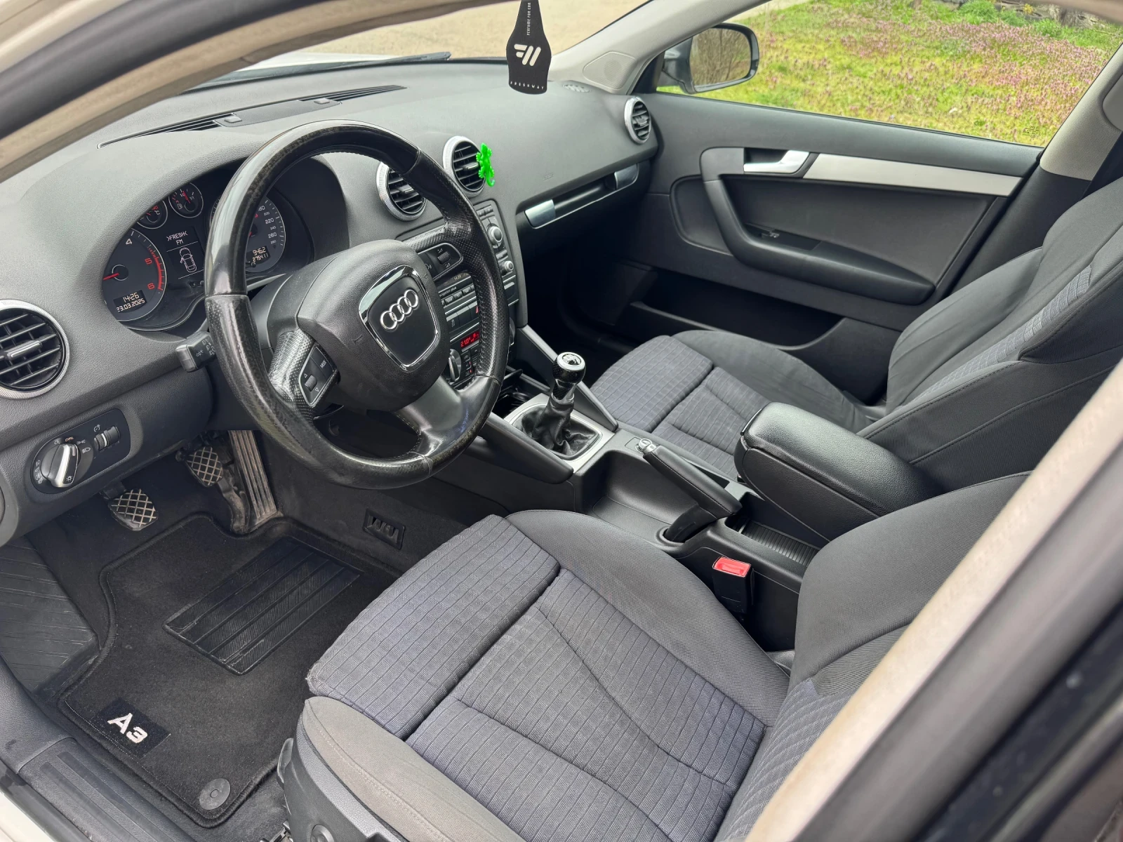 Audi A3 Sportback 2.0 TDI 140 hp - FACE / NAVI / PANO - изображение 6