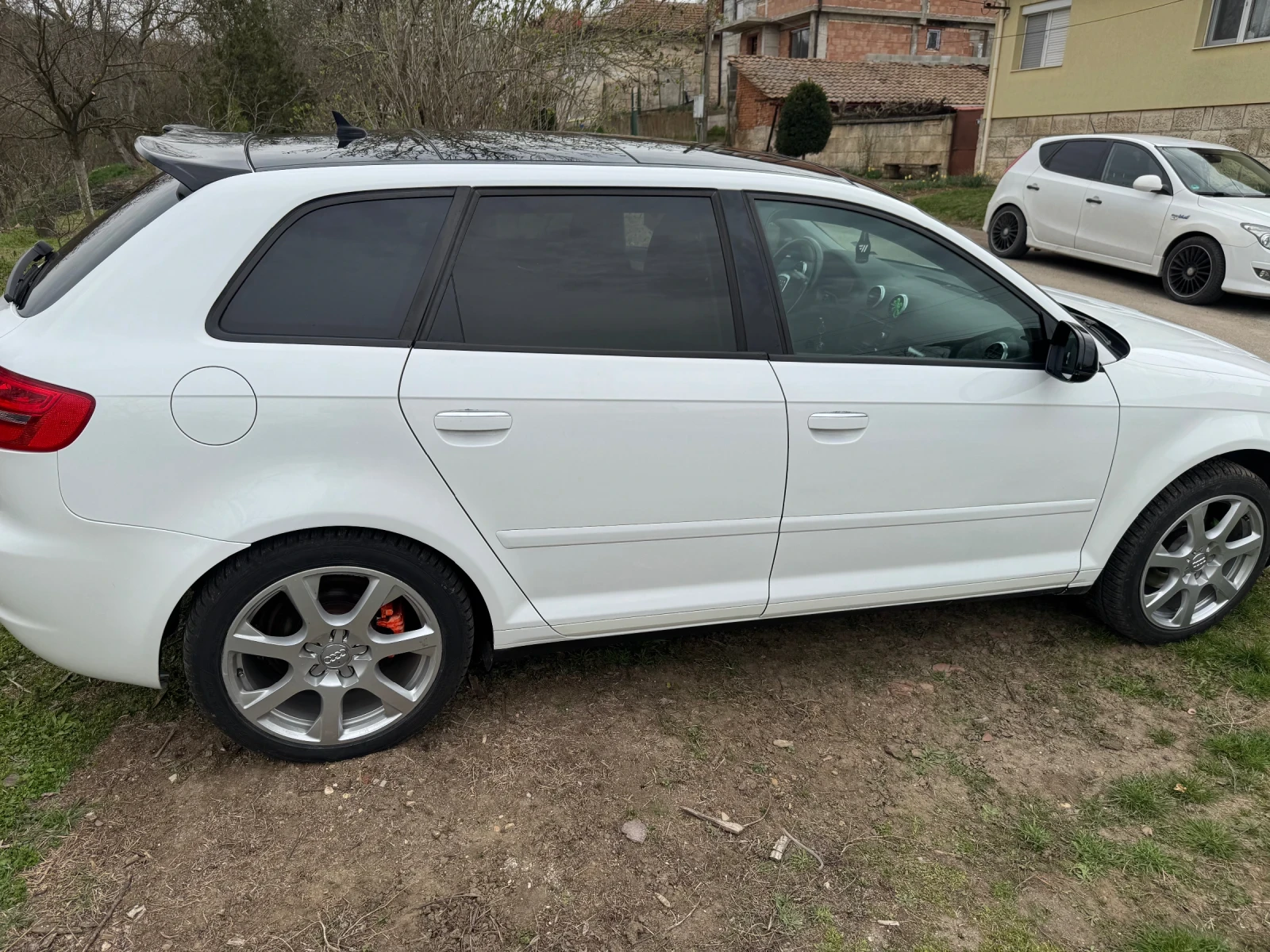 Audi A3 Sportback 2.0 TDI 140 hp - FACE / NAVI / PANO - изображение 2
