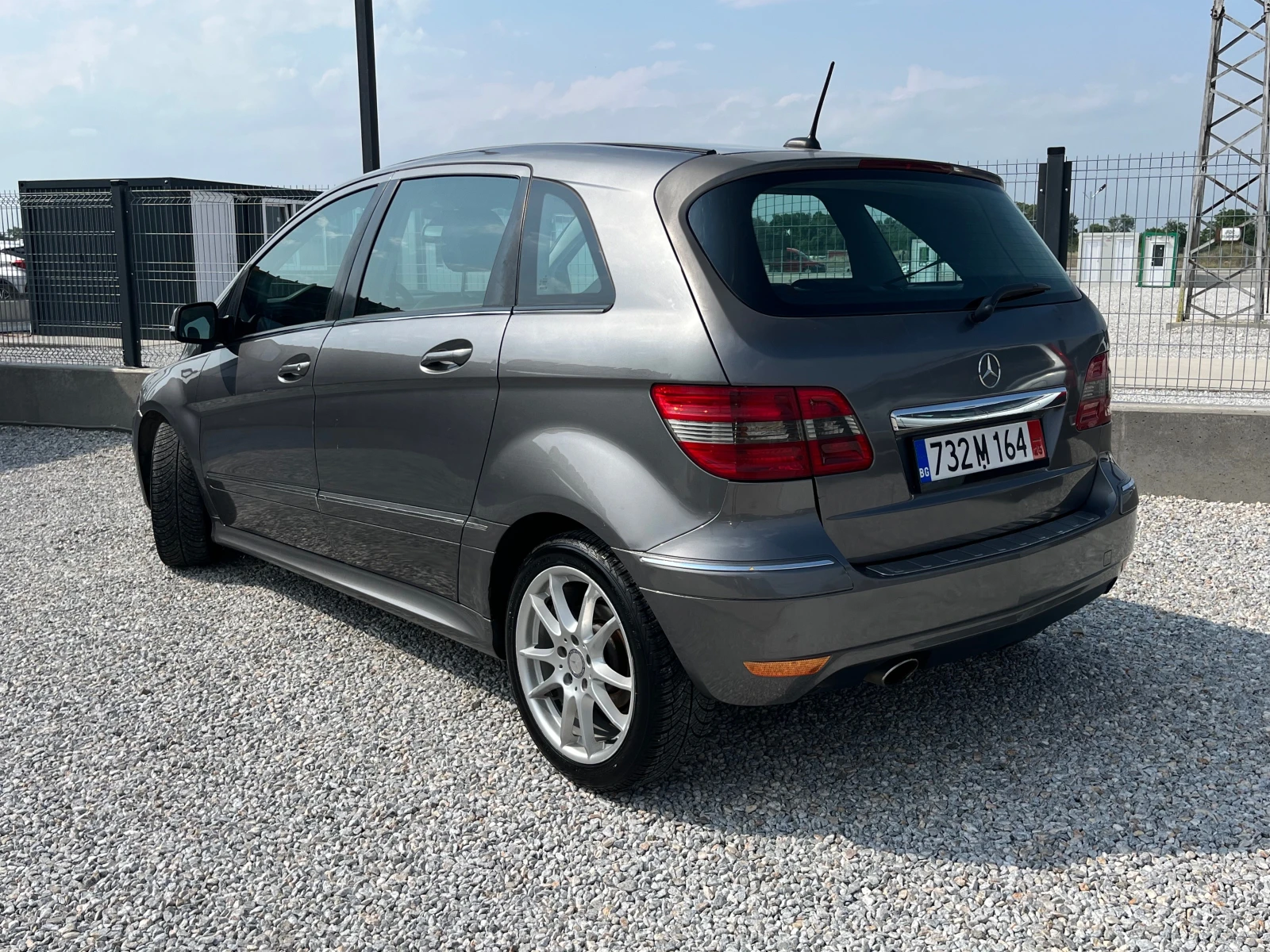 Mercedes-Benz B 180  - изображение 2