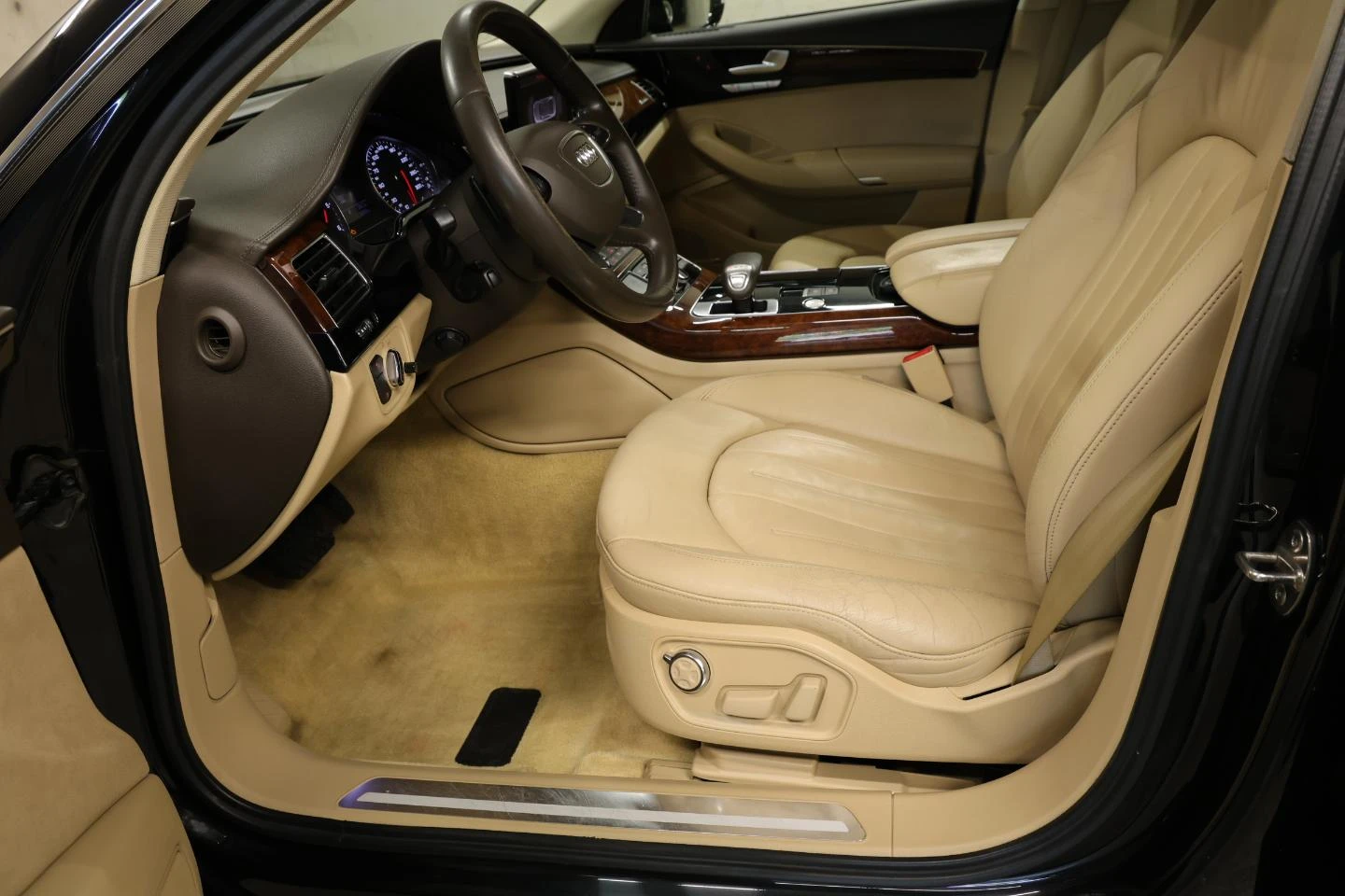 Audi A8 4.2 TDI Quattro - изображение 7