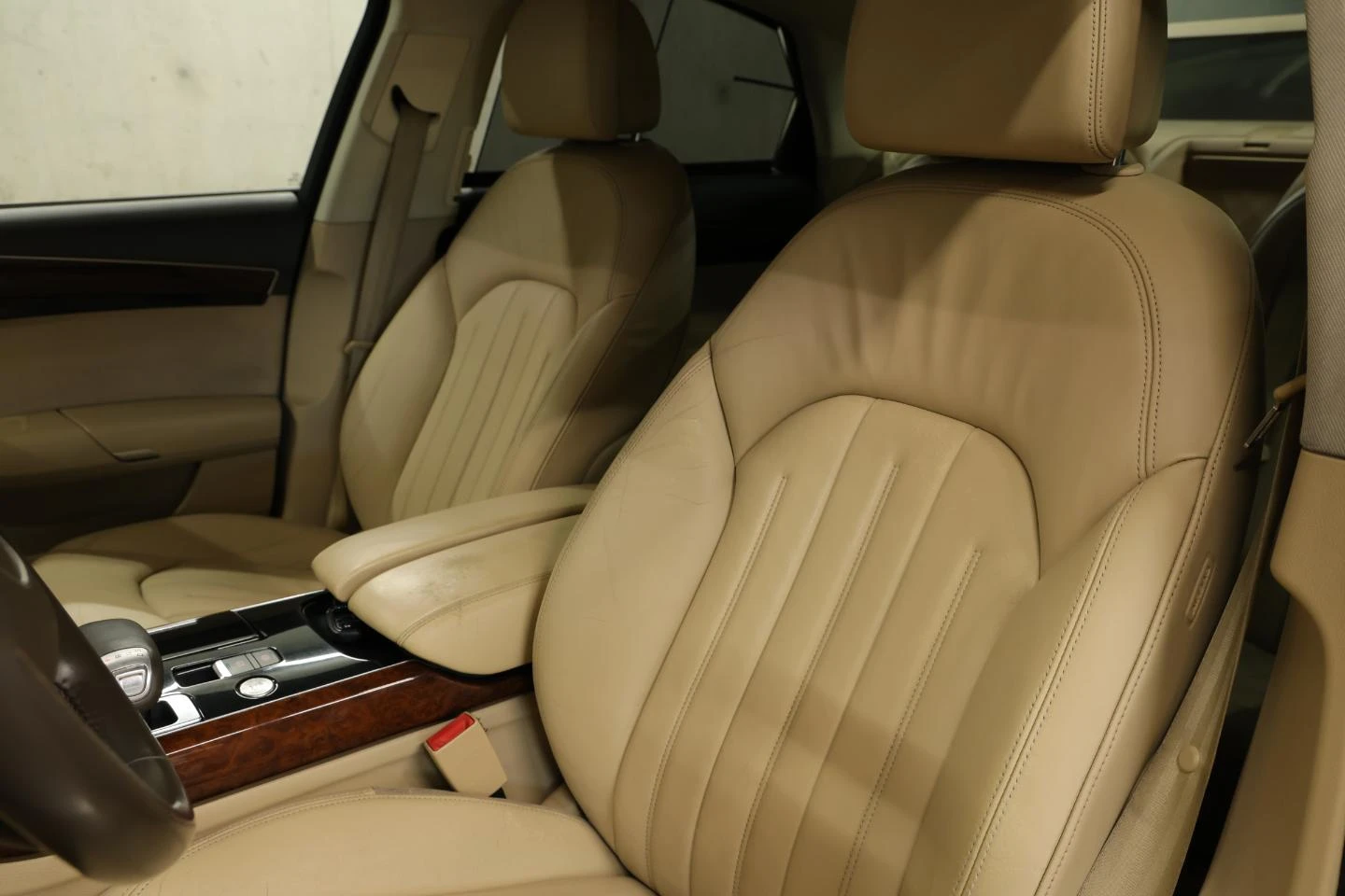 Audi A8 4.2 TDI Quattro - изображение 8