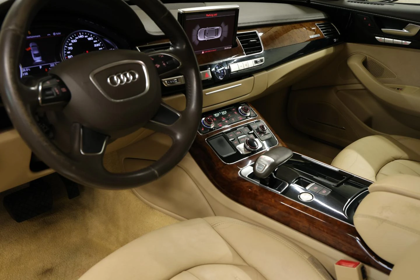 Audi A8 4.2 TDI Quattro - изображение 9