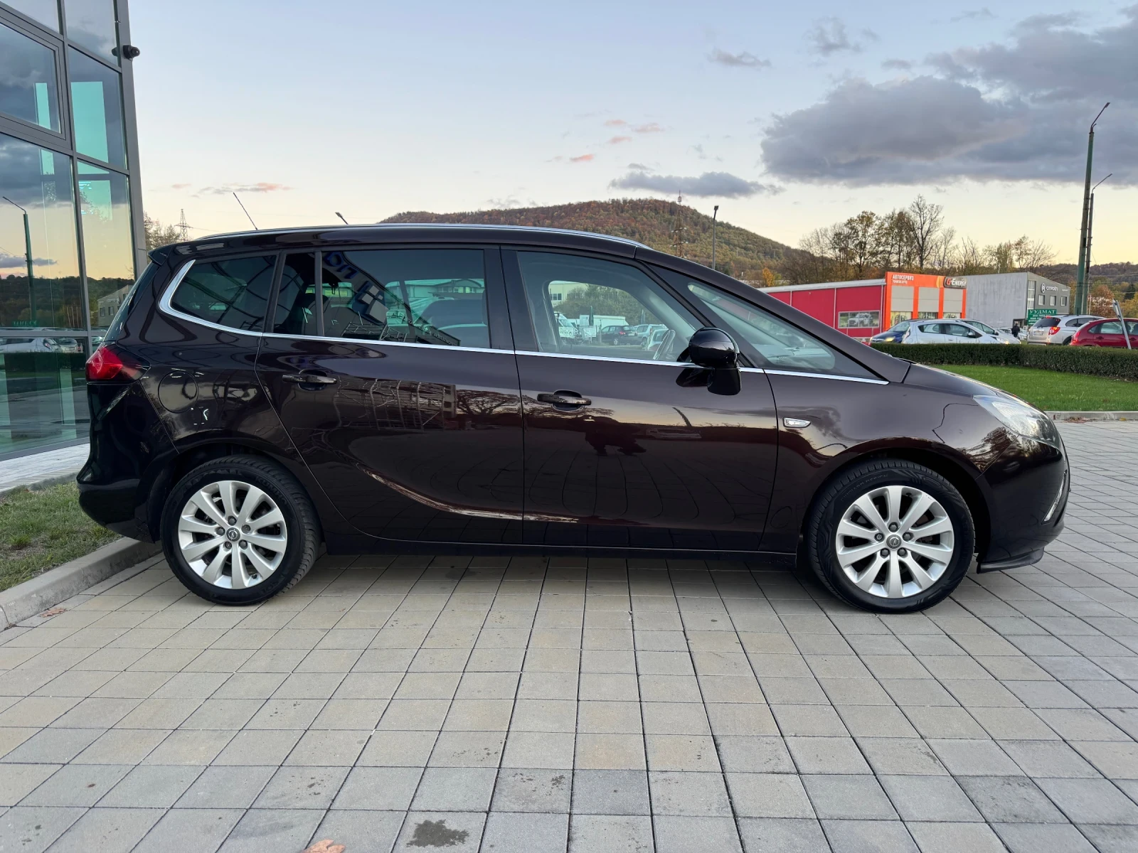Opel Zafira 2.0cdti 110кс 6+ 1м - изображение 4