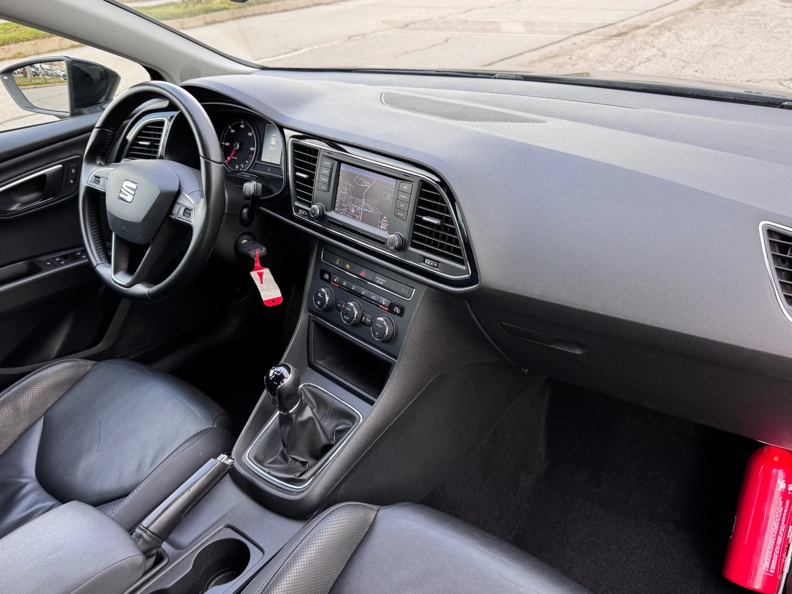 Seat Leon 1.6TDI 105кс * NAVI* Подгрев* КОЖА* FULL LED*  - изображение 9