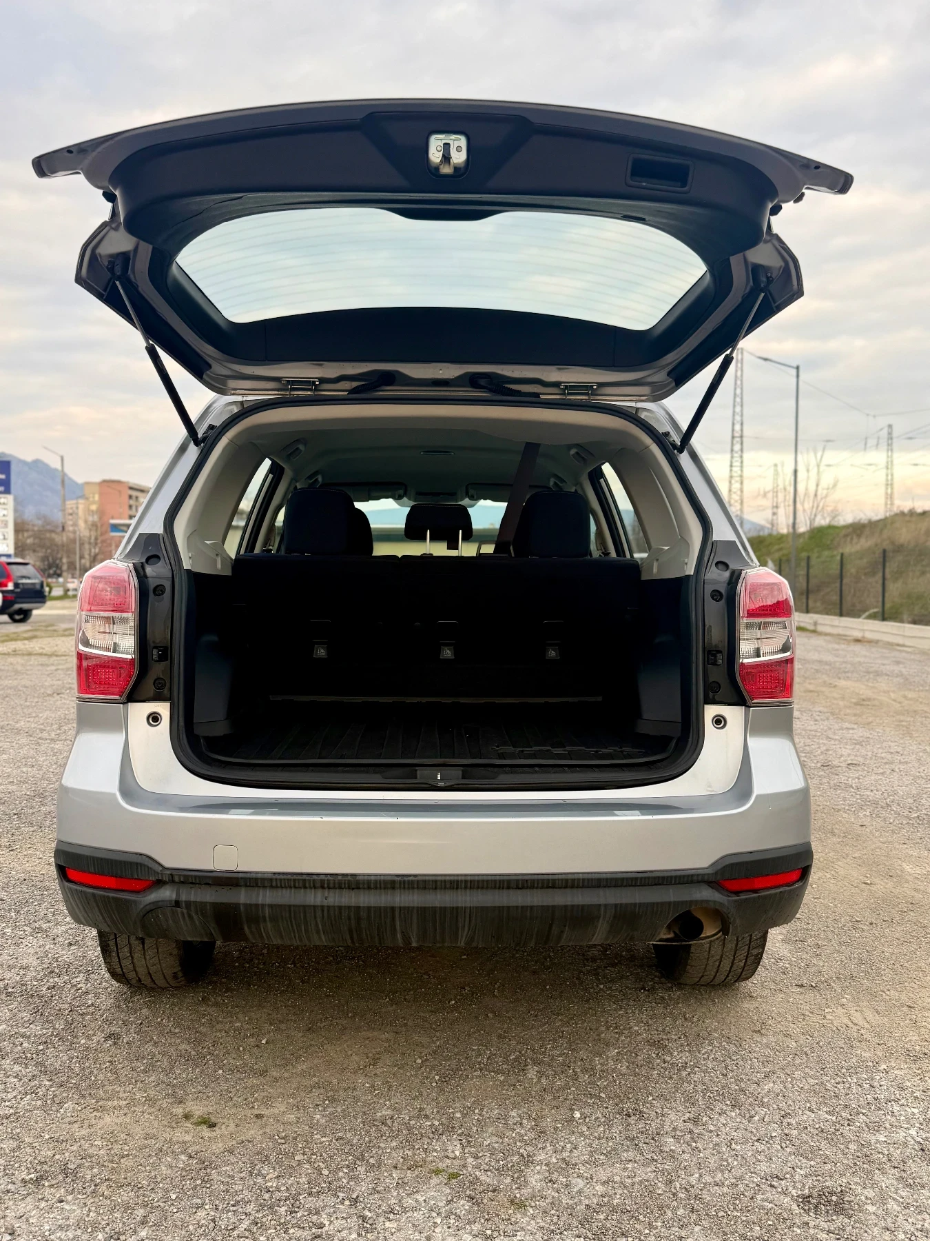 Subaru Forester 2.5i 4x4 перфектен, снимка 14 - Автомобили и джипове - 53999729