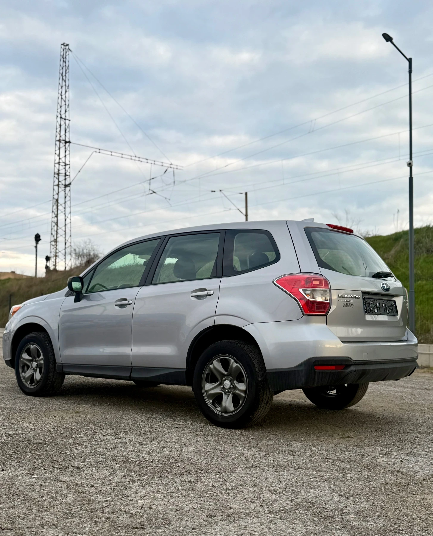 Subaru Forester 2.5i 4x4 перфектен, снимка 4 - Автомобили и джипове - 53999729