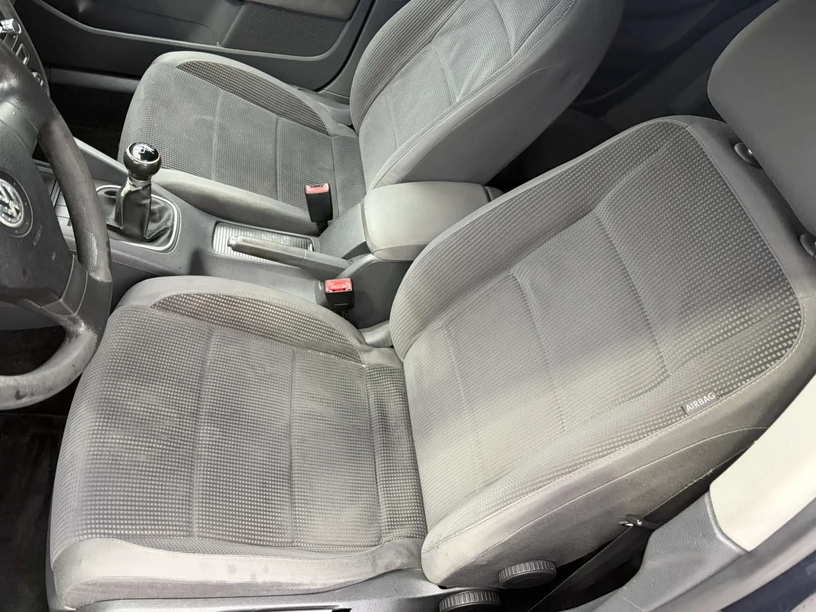 VW Jetta 1.8 TSI, снимка 10 - Автомобили и джипове - 54019257