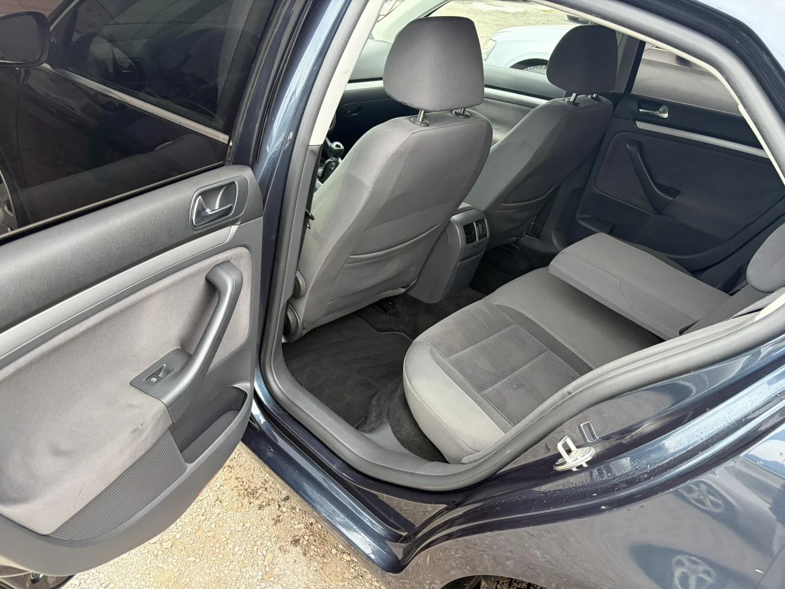 VW Jetta 1.8 TSI, снимка 12 - Автомобили и джипове - 54019257