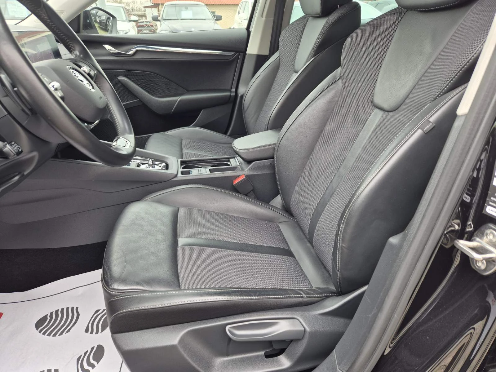 Skoda Octavia 1.5-E TEC-150кс-DSG-104000км-СУПЕР СЪСТОЯНИЕ, снимка 7 - Автомобили и джипове - 54220262