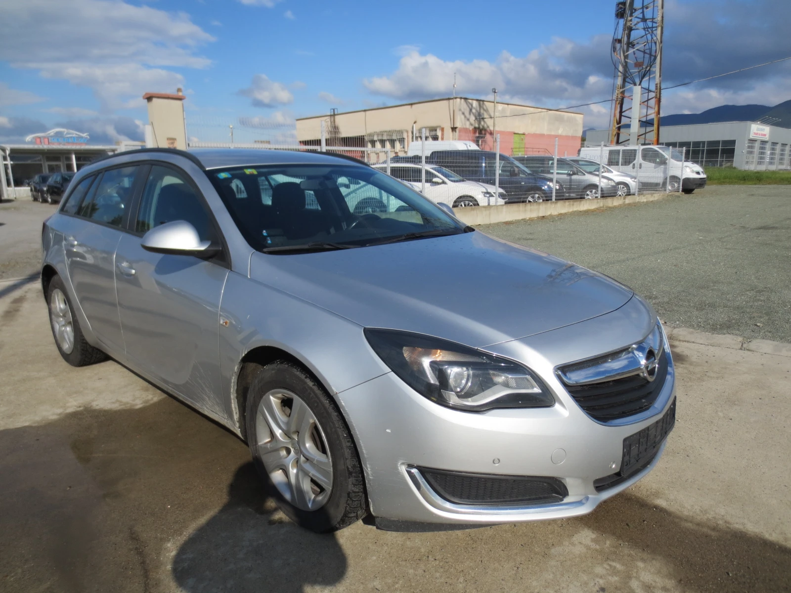 Opel Insignia 1.6 CDTI, снимка 3 - Автомобили и джипове - 54374355