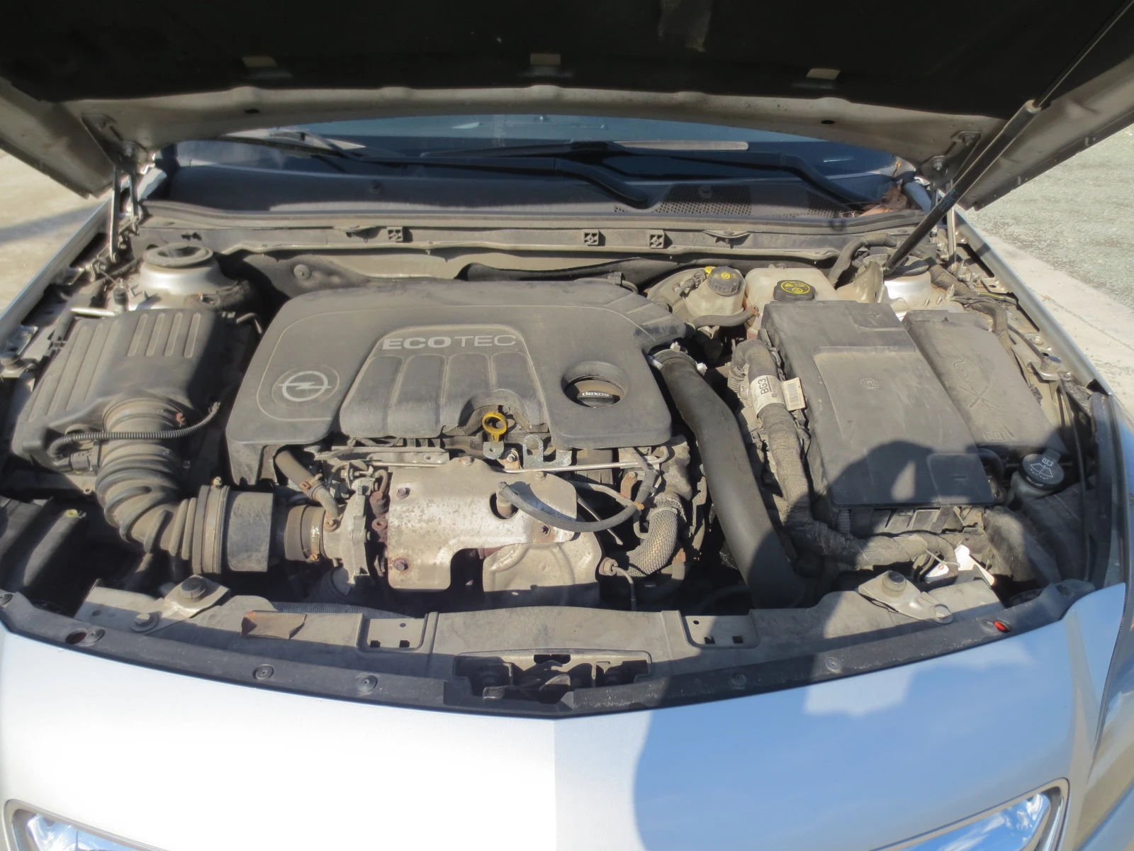 Opel Insignia 1.6 CDTI, снимка 15 - Автомобили и джипове - 54374355