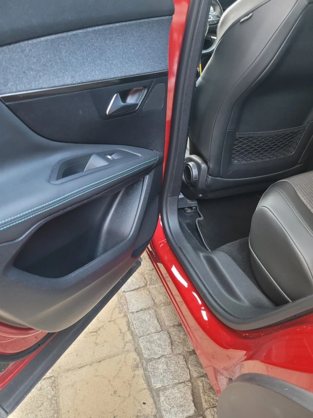 Peugeot 3008 Allure, снимка 15 - Автомобили и джипове - 54595522