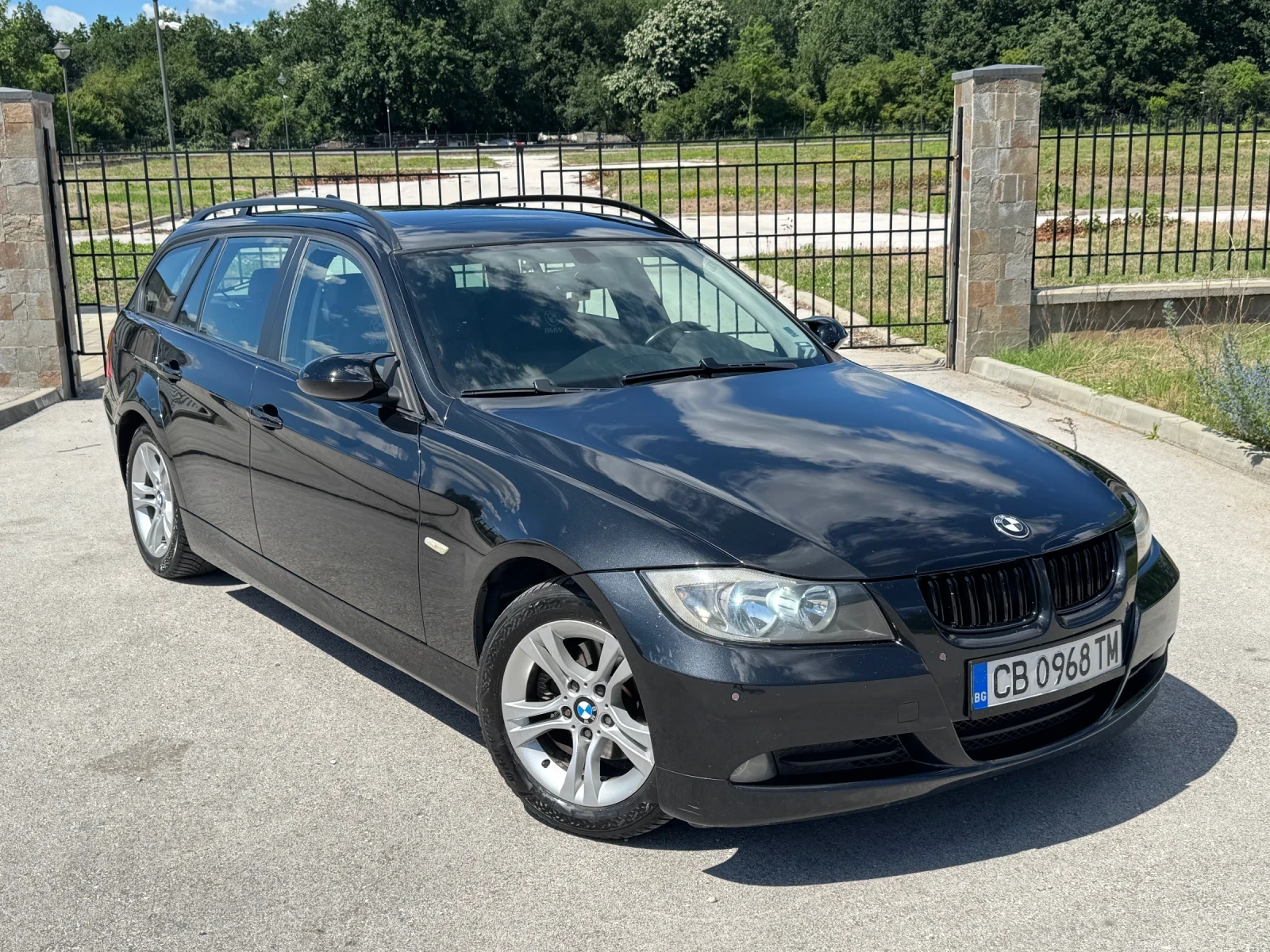 BMW 320 2.0d 163k.c. * Panorama * Navi * Подгрев * Hi-fi, снимка 7 - Автомобили и джипове - 54903732