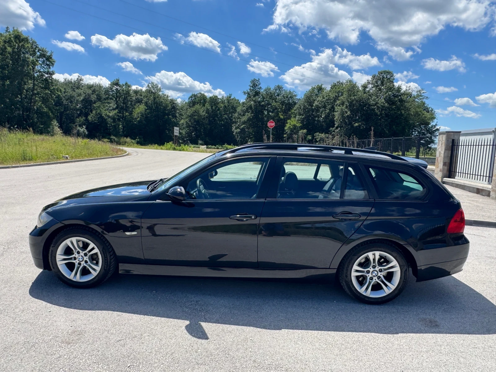 BMW 320 2.0d 163k.c. * Panorama * Navi * Подгрев * Hi-fi, снимка 2 - Автомобили и джипове - 54903732